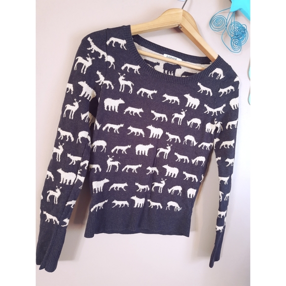 ✨3/$15 Garage | Cozy Animal Print Sweater - Picture 1 of 2